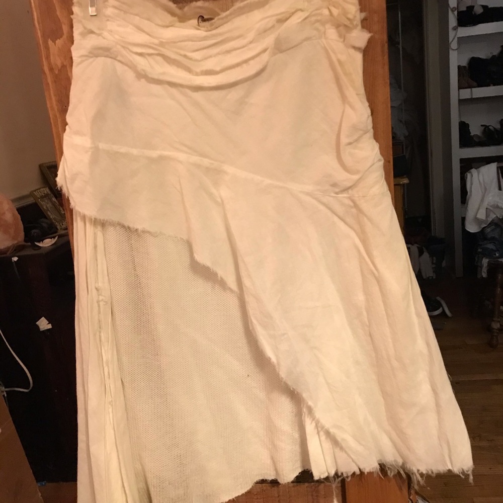 Free people skirt in a cream color size 4